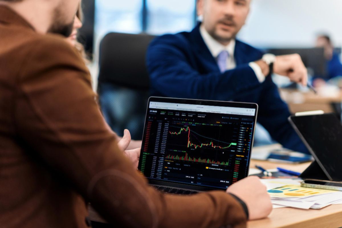 Fundos de investimento tiveram cerca de 30% de queda na captação em 2025