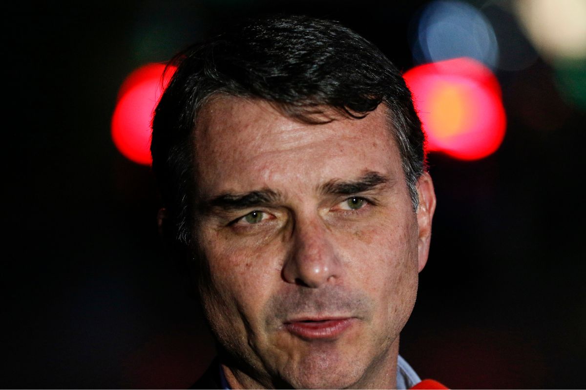 Quaest indica que indicação de Flávio Bolsonaro divide avaliação do eleitorado; veja pesquisa