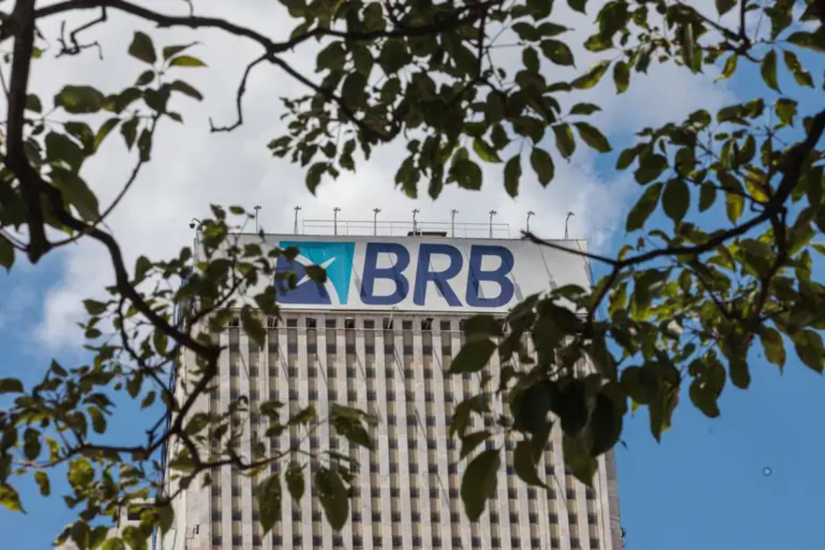 BRB pagou 33% a mais para administrar fundos da Justiça da Bahia
