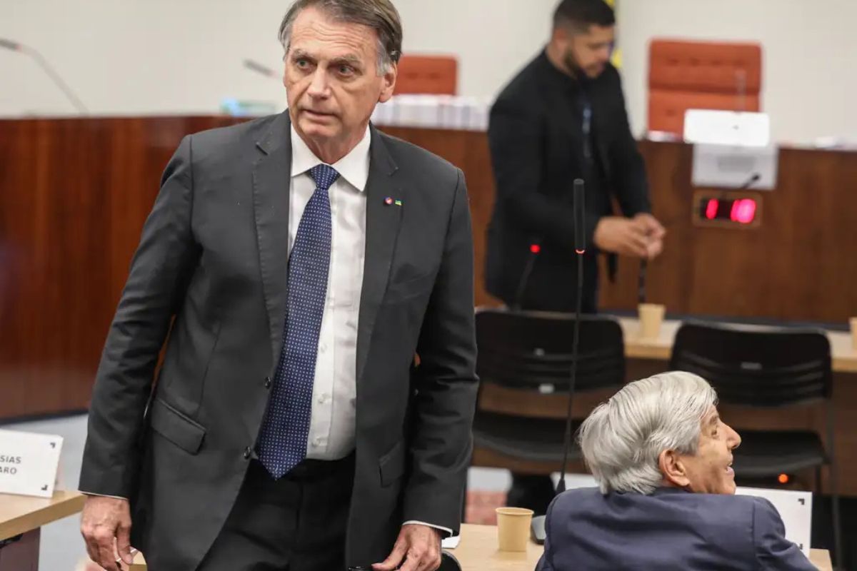 Mesmo sem violação da tornozeleira, Bolsonaro ia ser preso