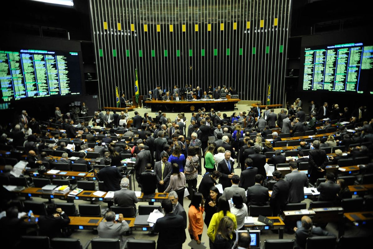 Quais reformas o Parlamento implementou e o que está previsto para os próximos anos?