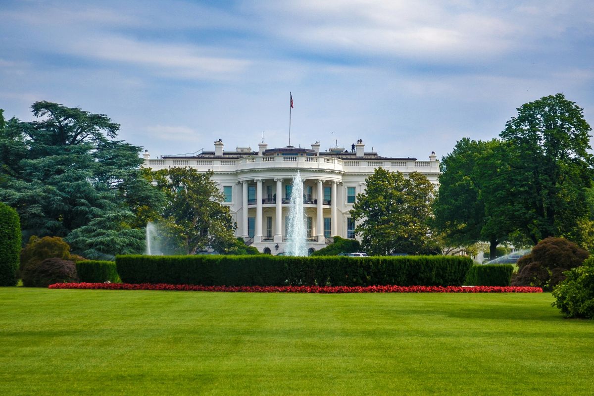 Negócio de US$ 1,6 bilhão expõe ganhos de empresas ligadas aos filhos de Trump; entenda o caso