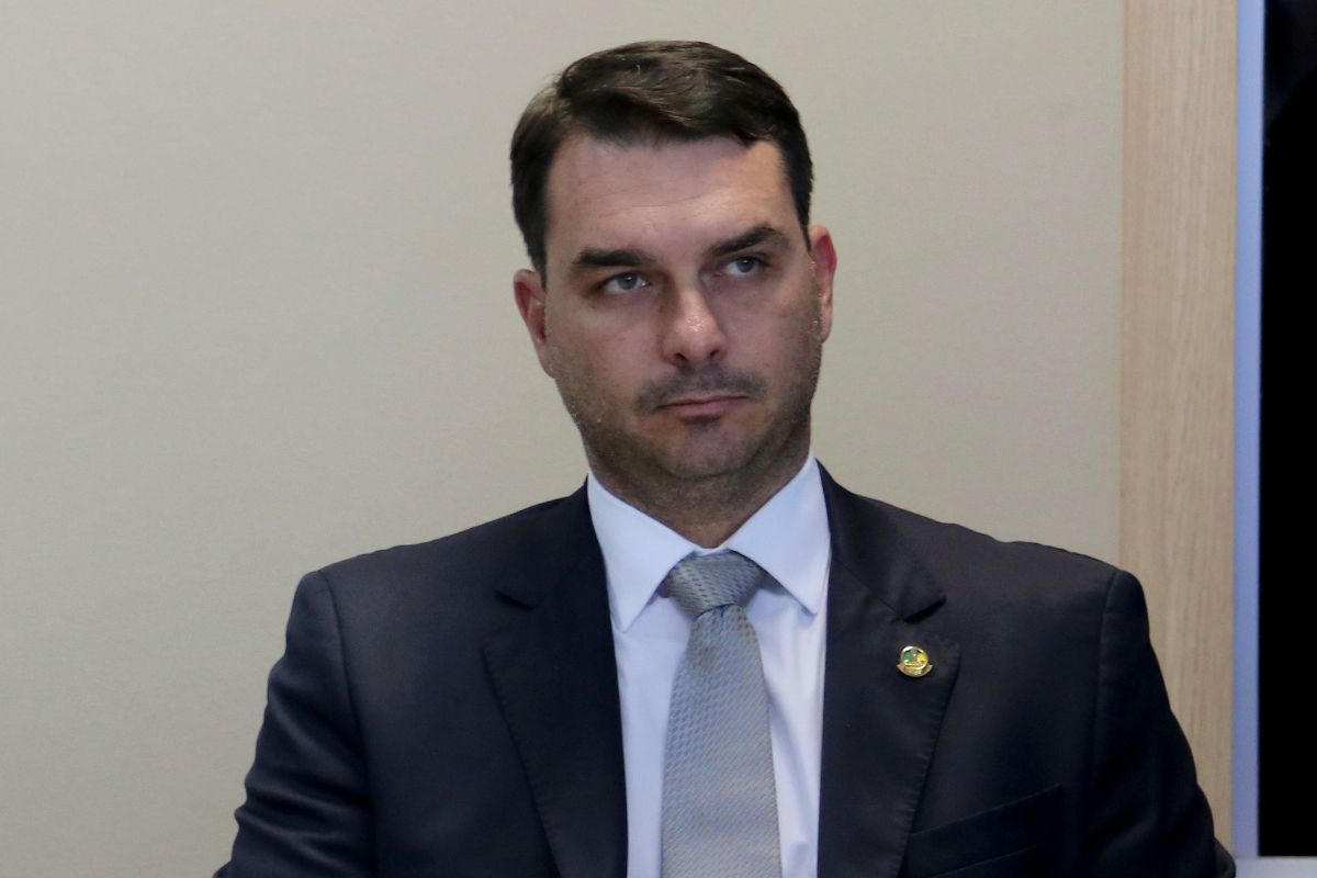 Caso Master: Nova relação entre Flávio Bolsonaro e Vorcaro desvendada