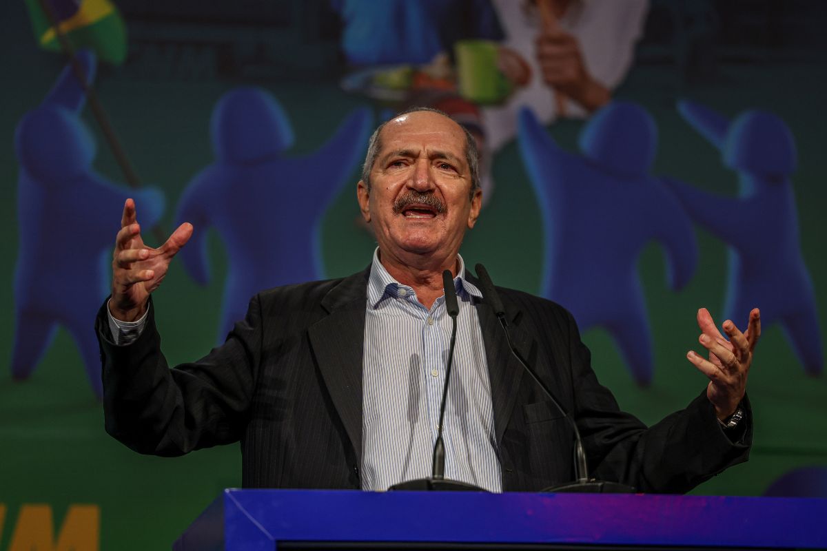 Aldo Rebelo questiona pré-candidatura de Joaquim Barbosa e indica que se houver obstáculos, “o caminho é a judicialização”