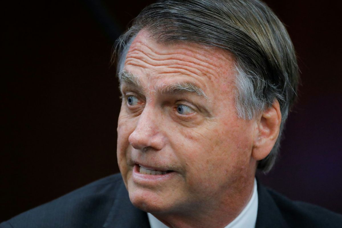 Entenda quando Bolsonaro poderá avançar para o regime semiaberto