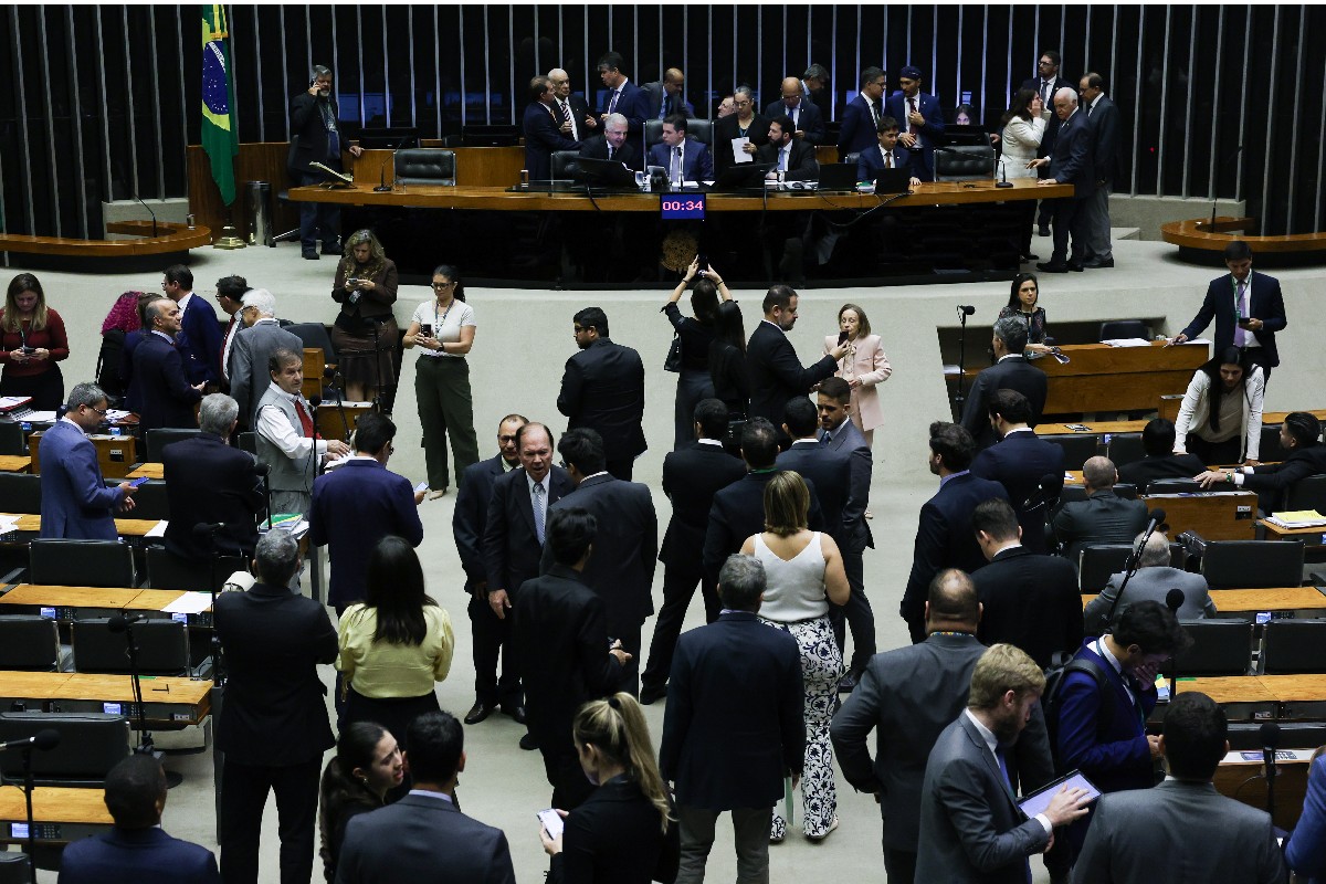 Câmara dos Deputados cobra explicações do Itamaraty sobre crise na Venezuela