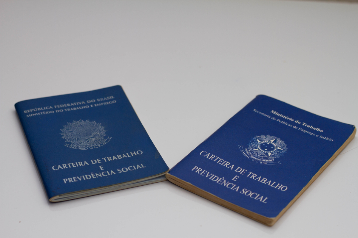 Lei altera CLT e obriga empresas a informar trabalhadores sobre vacinação e exames preventivos