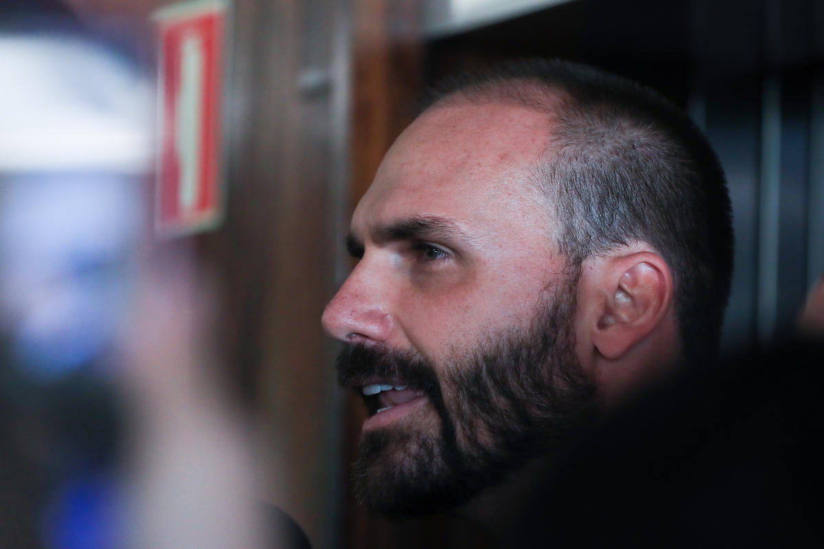 O que pode acontecer com o mandato de Eduardo Bolsonaro?