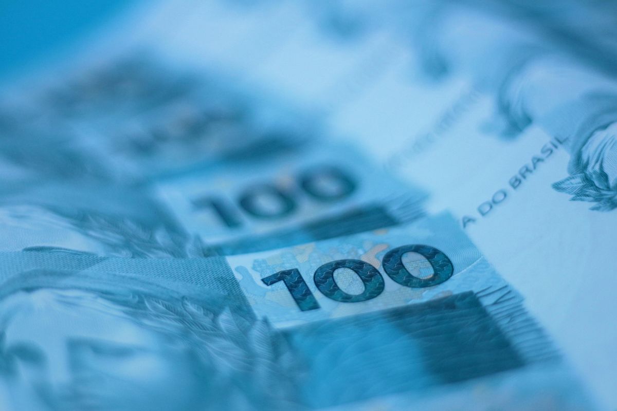 Bancos liquidados: FGC faz alerta sobre fraudes e orienta clientes