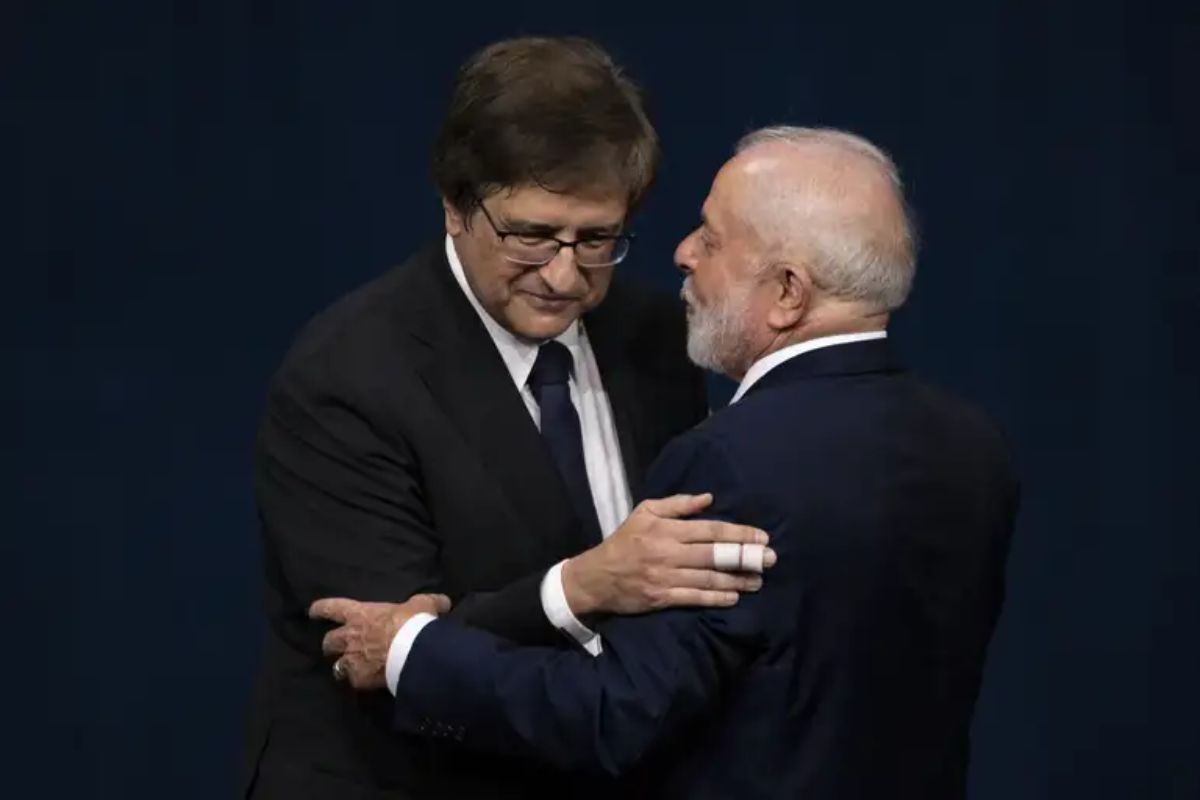 Paulo Gonet retoma o cargo de PGR após assinatura de Lula para a recondução
