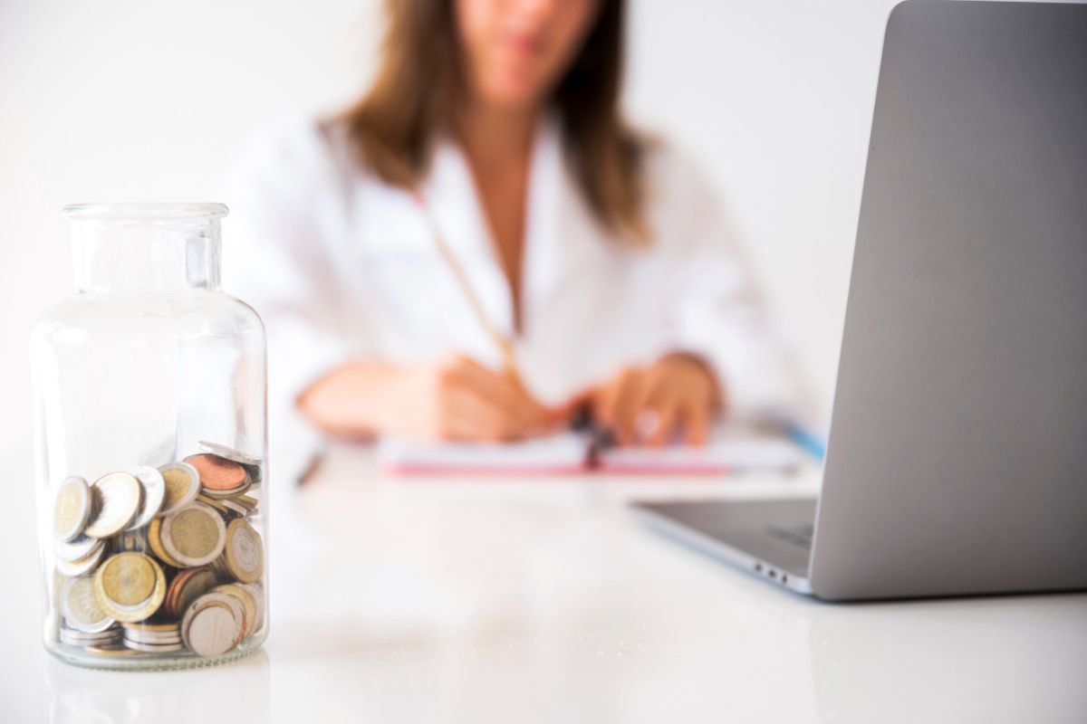 Saber economizar é o suficiente para ter mais dinheiro?