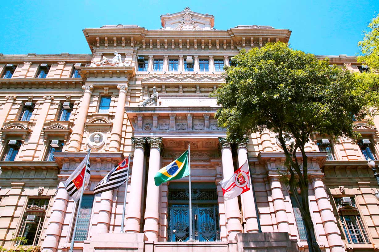 Para tentar moralizar o Judiciário