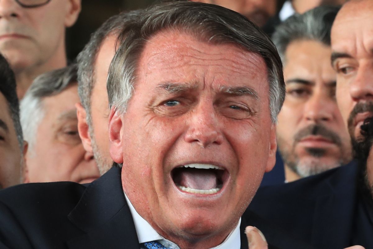 Após decisão de Moraes, defesa insiste em domiciliar de Bolsonaro