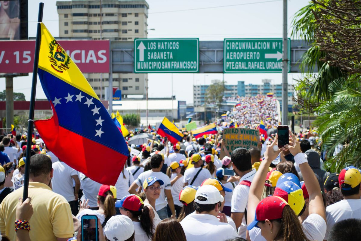 Ministro da Defesa diz que não há movimentação anormal na fronteira com a Venezuela