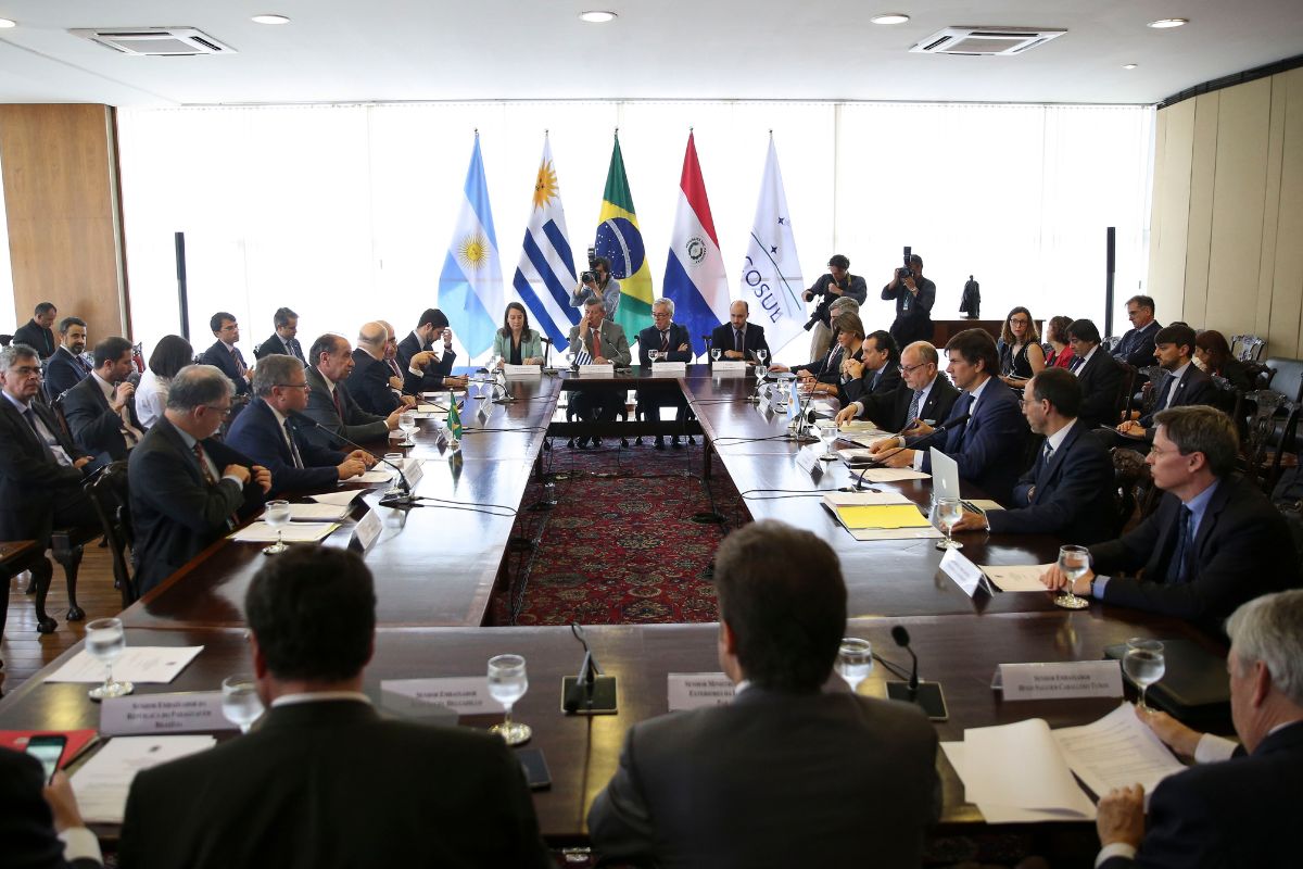 Governo regulamenta salvaguardas comerciais no mesmo dia da aprovação do acordo UE-Mercosul
