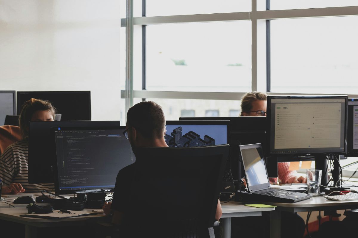 Fim da escala 6×1? Veja a realidade da jornada de trabalho em diferentes países