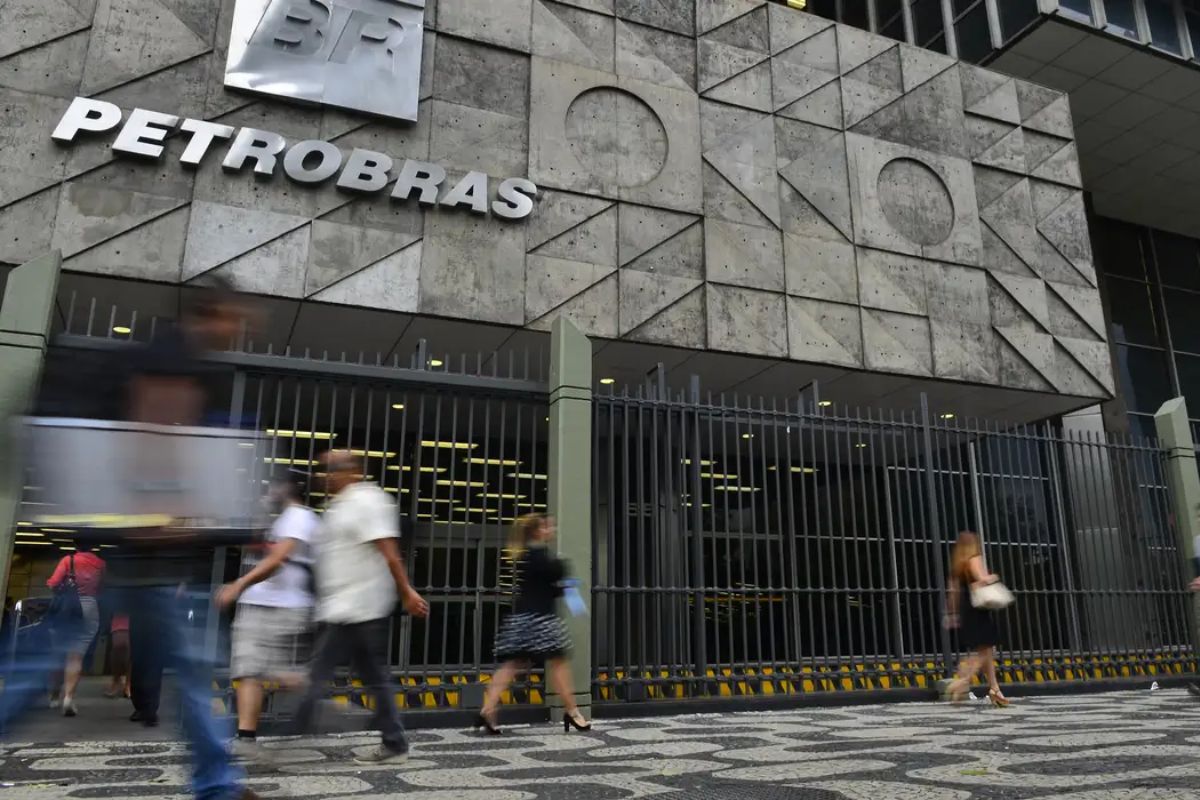 Por que Moraes suspendeu cobrança de R$ 492 milhões envolvendo a Petrobras?