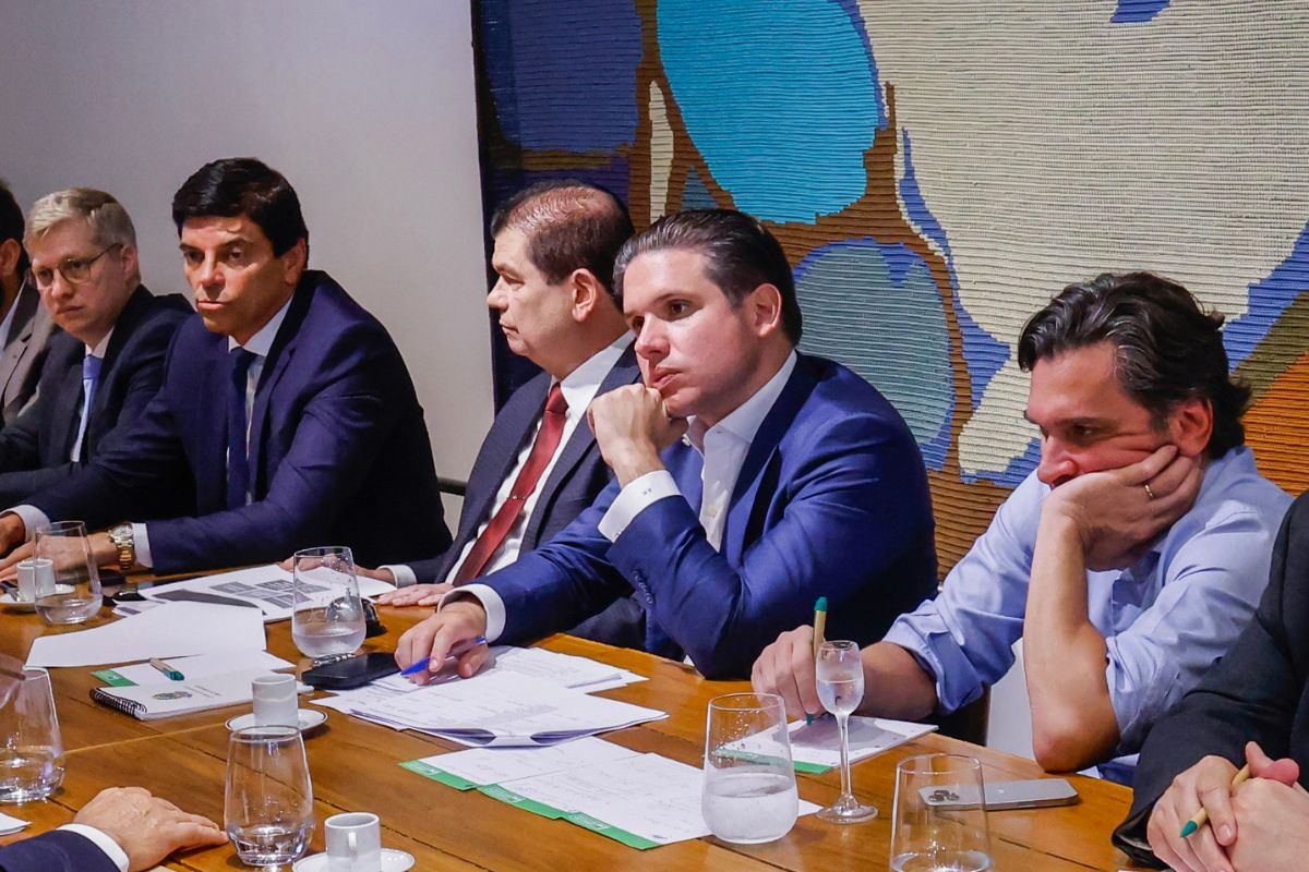 Hugo Motta indica data para votação da PEC do fim da escala 6×1