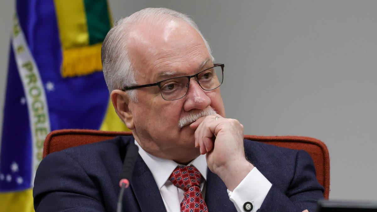 Fachin encerra com empate um dos embates entre Gilmar e Vieira