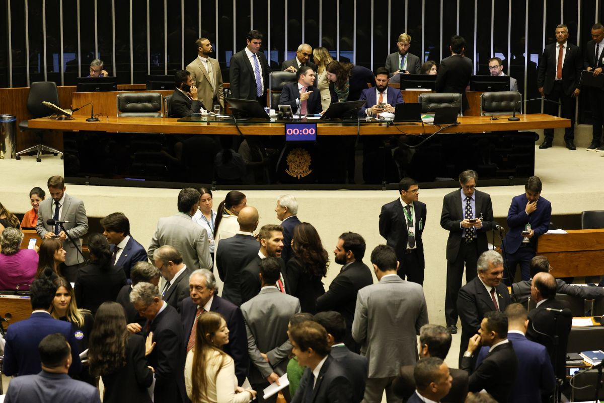 Deputados aprovam alíquota de 5% para SAFs; entenda as mudanças