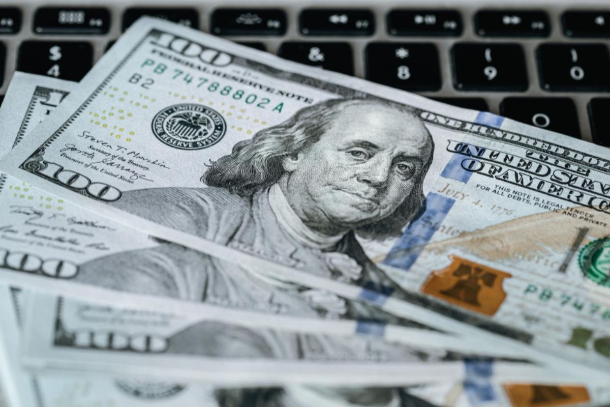 O dólar pode se valorizar com a entrada bilionária de recursos nos EUA pela Copa do Mundo?