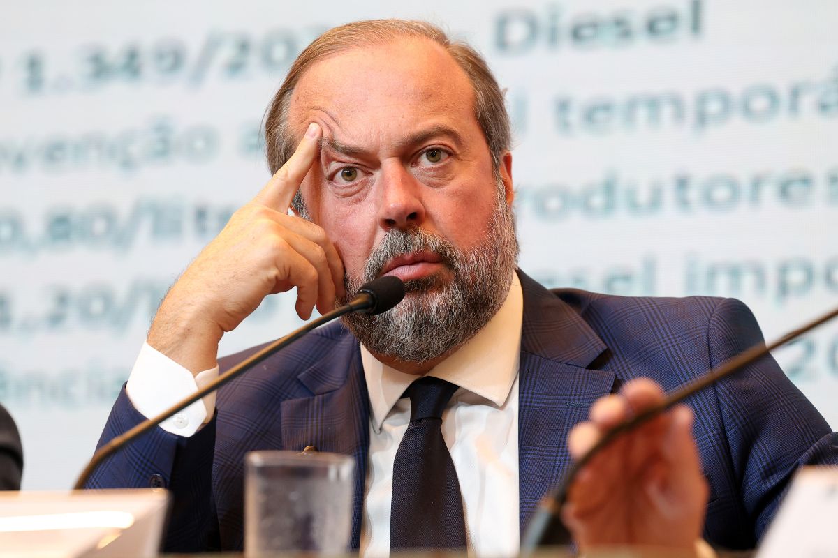Alcolumbre já havia alertado Lula sobre riscos de manter Alexandre Silveira no governo