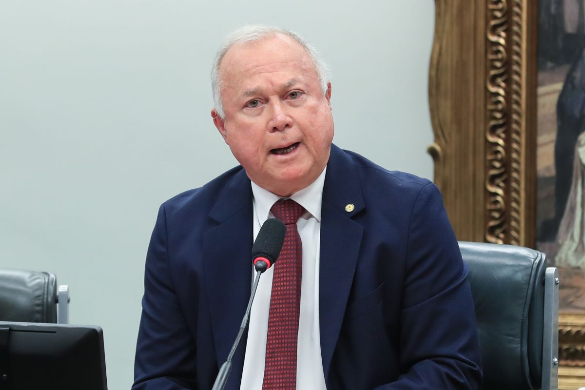 Saiba quem é Paulo Azi, principal nome cotado para relatar PEC que discute o fim da escala 6×1