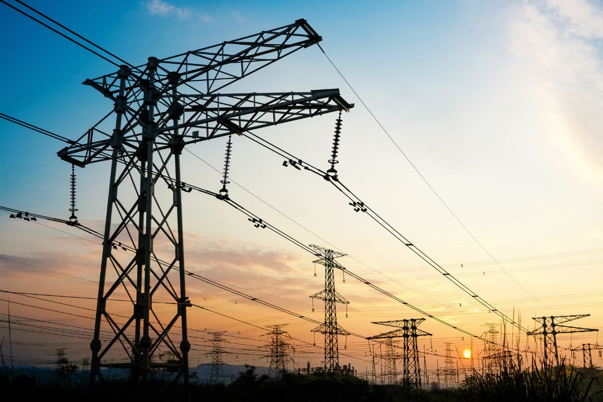 Briefing: Energia, jornada 6×1, guerra comercial e Banco Master