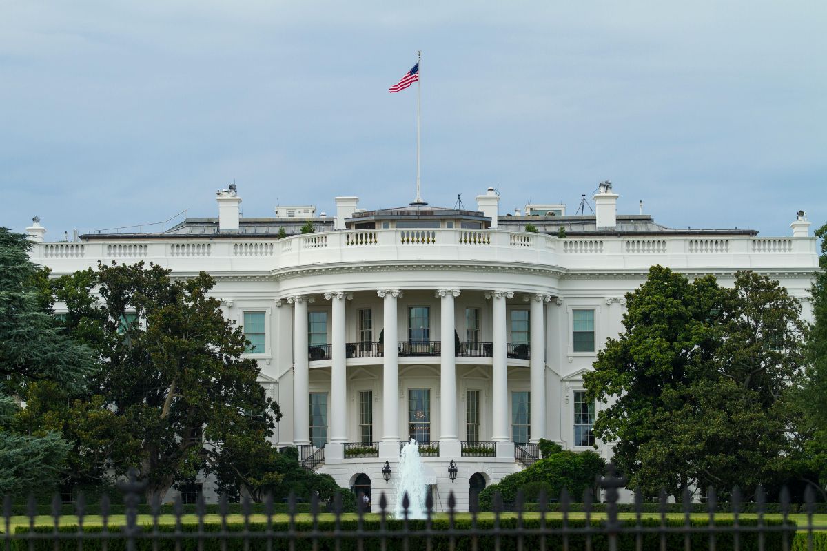 Kevin Hassett, assessor da Casa Branca, defende perfil independente para comando do Fed e cita Rick Rieder