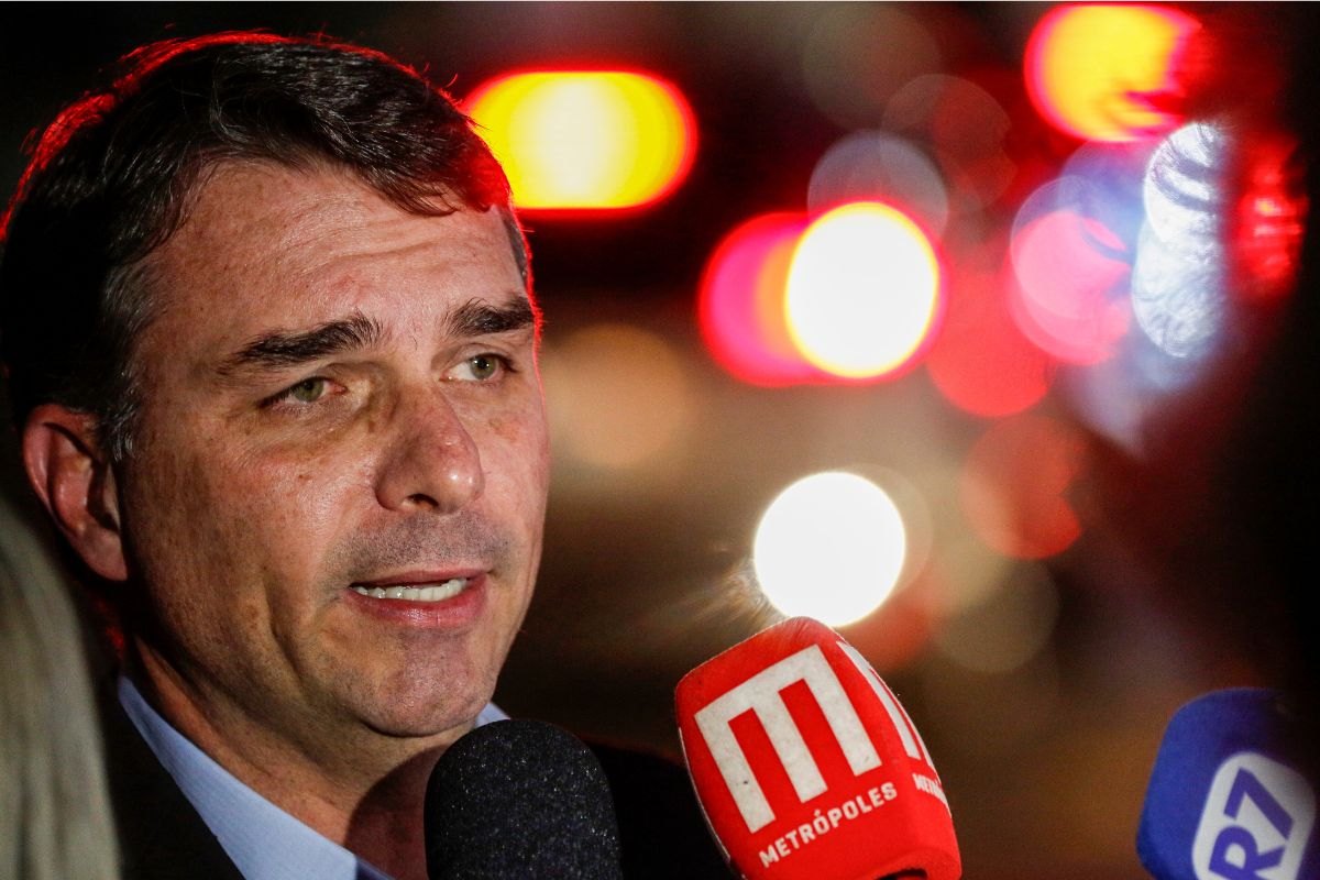 Flávio Bolsonaro diz que candidatura à Presidência em 2026 é “irreversível”