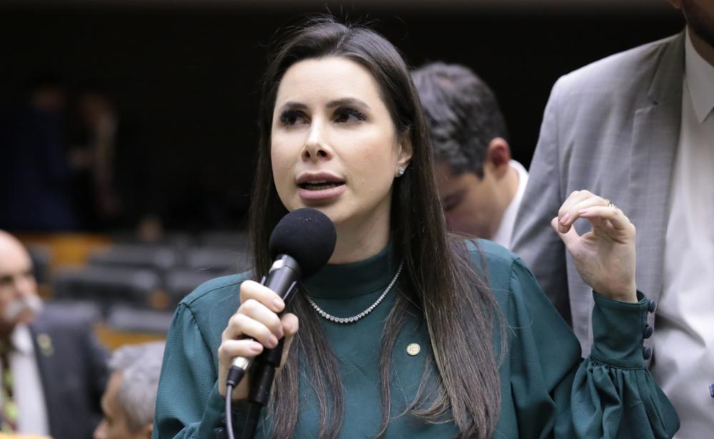 Carol de Toni fica de escanteio na disputa em Santa Catarina