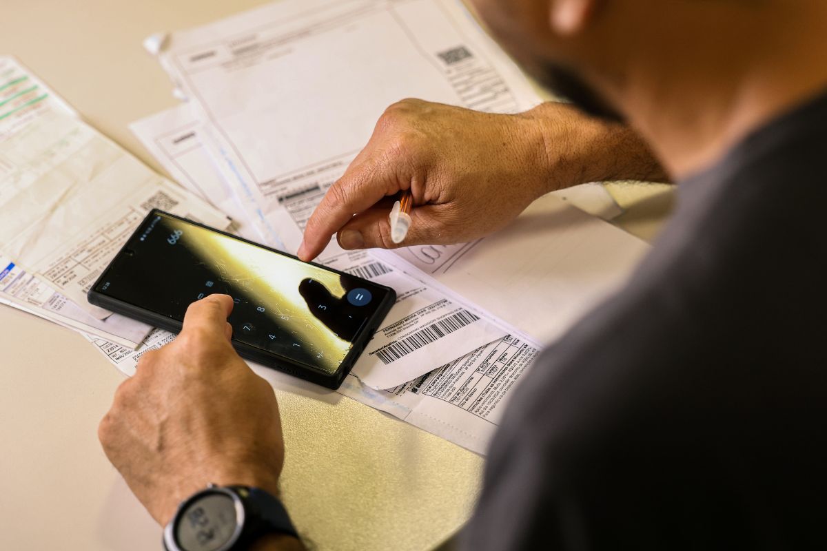 Empresas podem arcar com R$ 158 bilhões com jornada de trabalho de 40 horas, segundo FecomercioSP