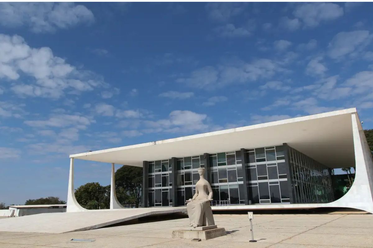 CCJ dá aval à PEC que extingue aposentadoria compulsória como punição a magistrados