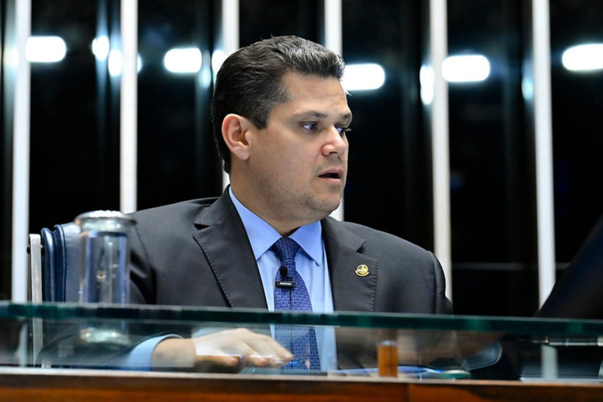 Davi Alcolumbre articula acordo e CPI do Banco Master pode não avançar