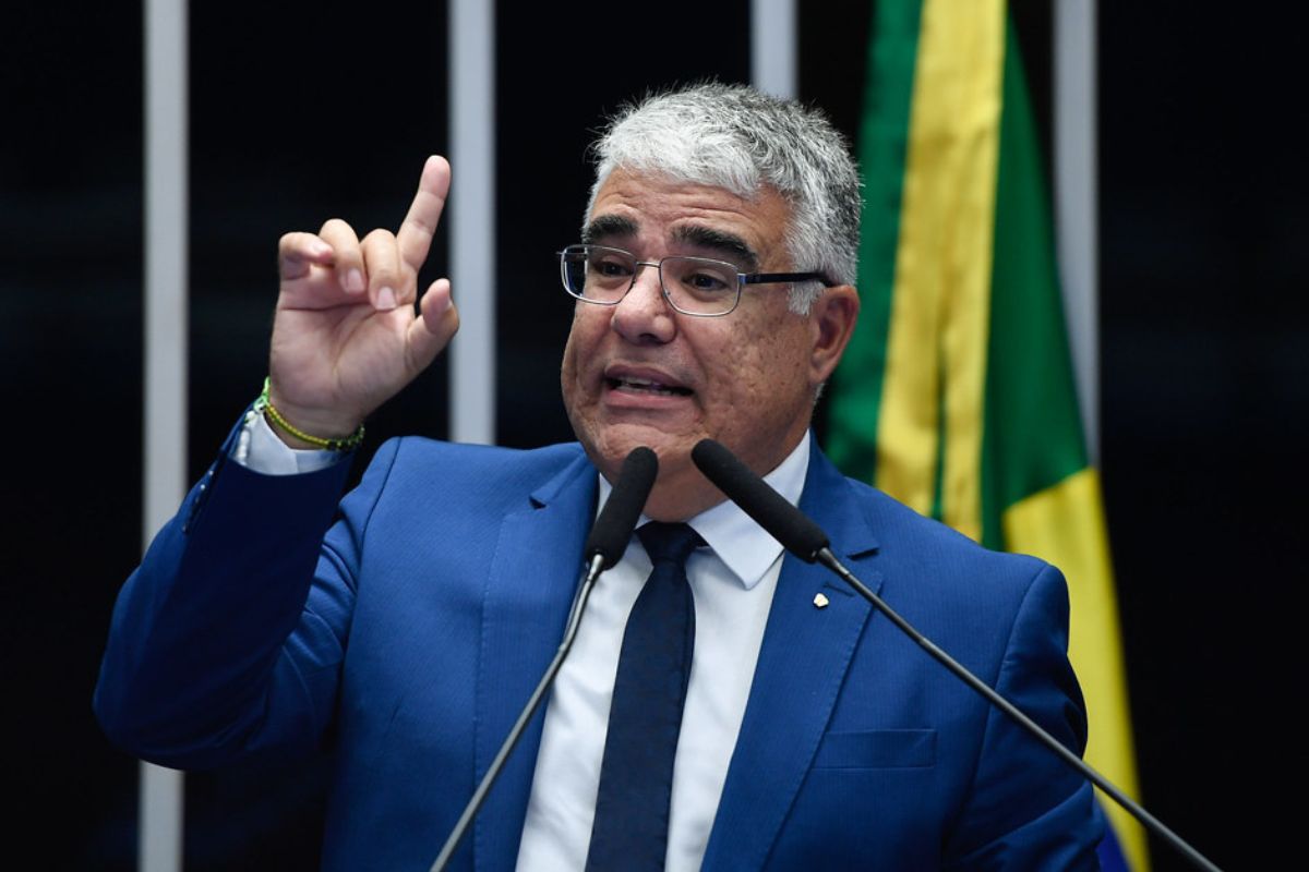 Girão protocola CPI do Banco Master e chama prisão de Bolsonaro de “cortina de fumaça”