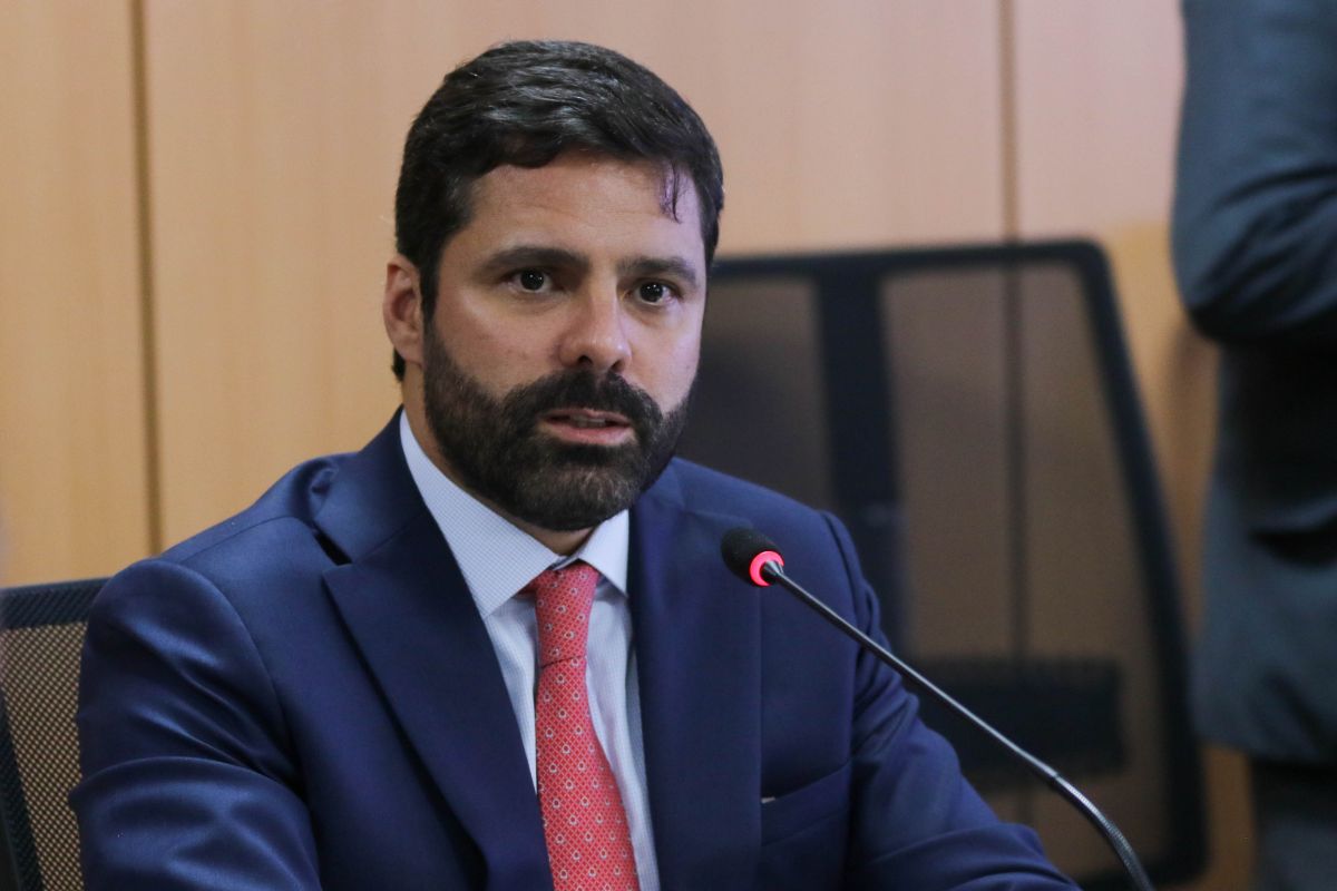 Quem é Manoel Carlos de Almeida Neto, que assumiu interinamente o Ministério da Justiça?