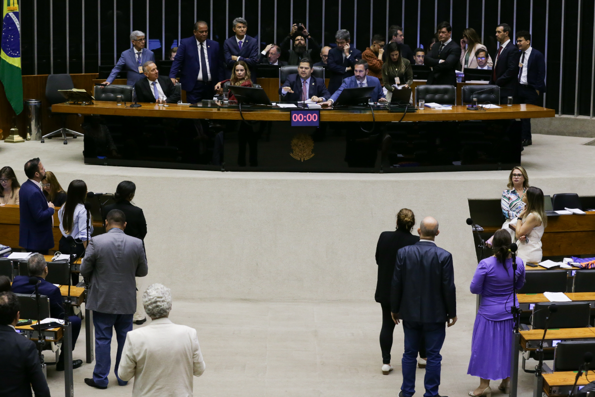 Quarta-feira terá decisões fiscais, debates no Congresso e depoimentos no Senado