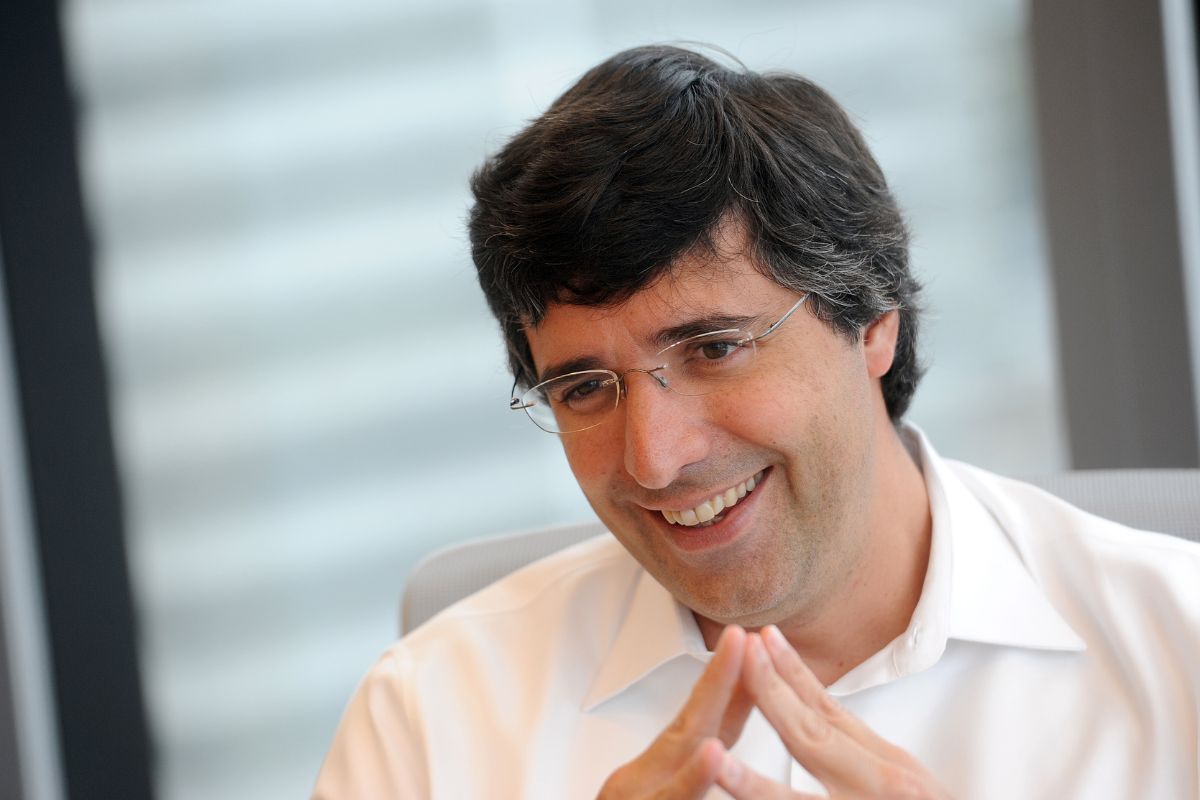 André Esteves defende regras iguais para fintechs e bancos em debate no Fórum de Davos