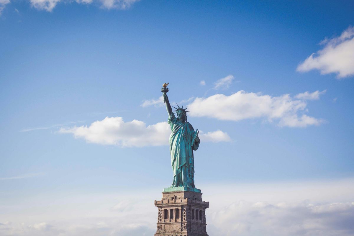 Do país da Liberdade à presidência de Donald Trump