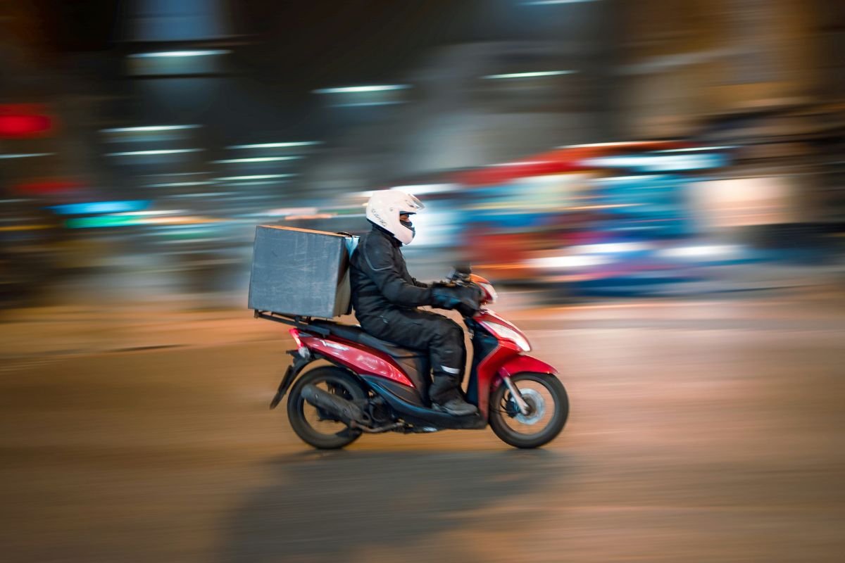 Guerra dos apps de delivery ganha novo capítulo com disputa por contratos de restaurantes