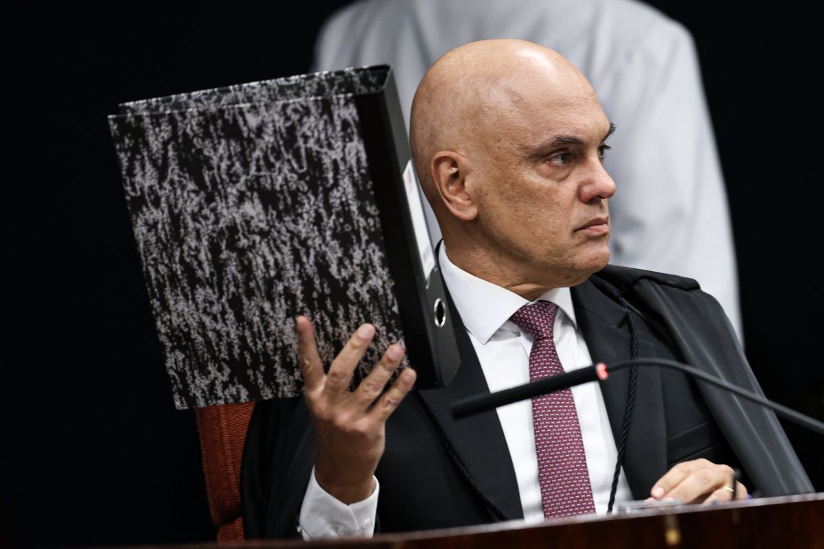 Alexandre de Moraes responde a Eduardo Oinegue