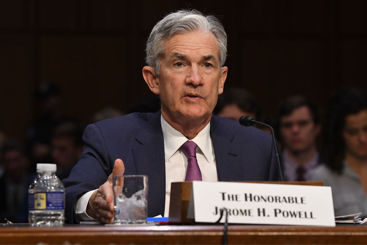 Saiba quem é Jerome Powell e por que ele virou alvo direto de Donald Trump