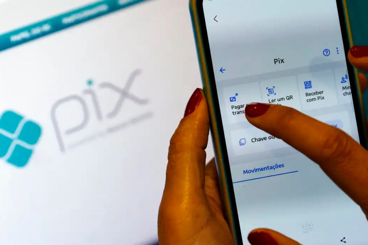 Pix não será taxado: Receita Federal volta a negar cobrança e alerta para golpes