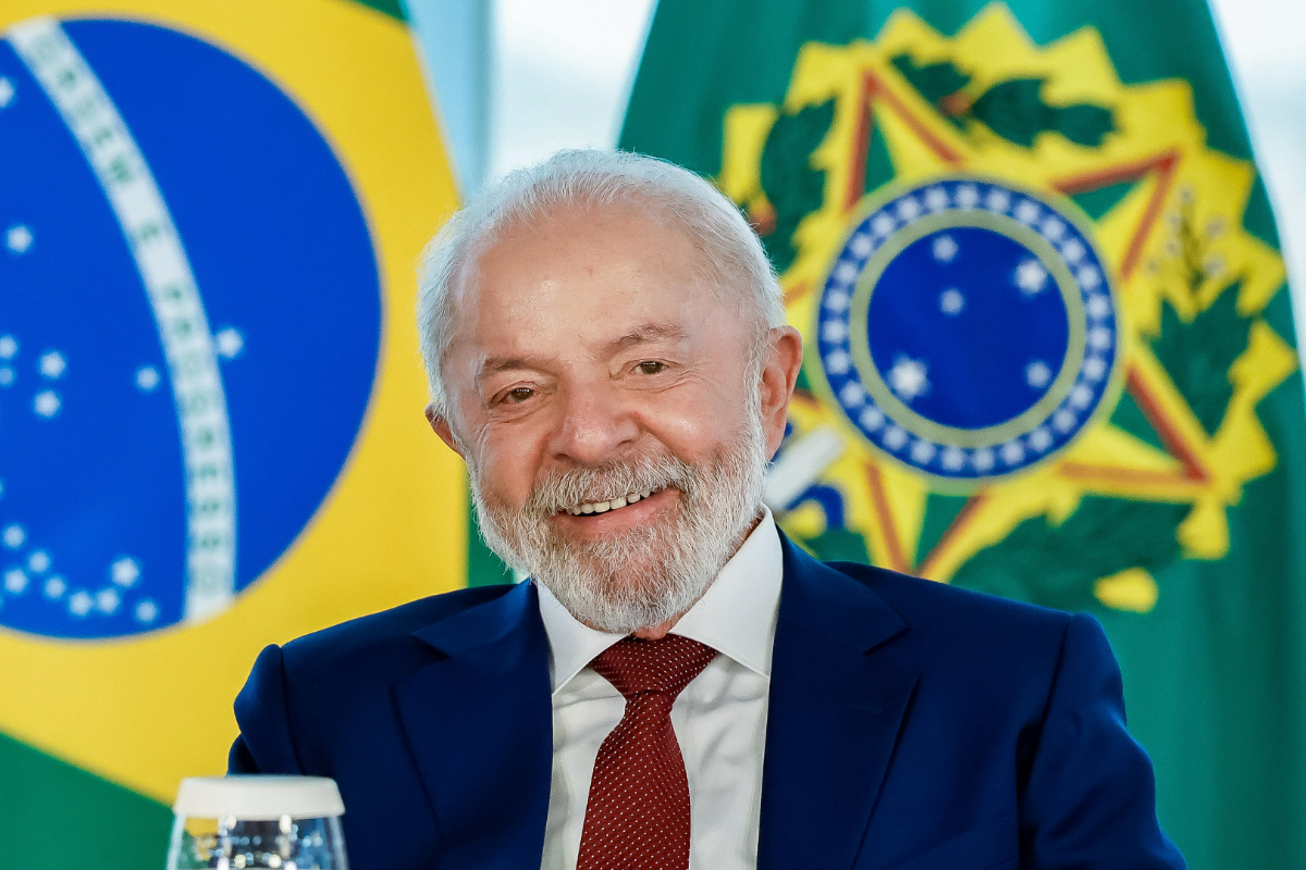 Lula sanciona lei que impede débitos automáticos em benefícios do INSS; entenda