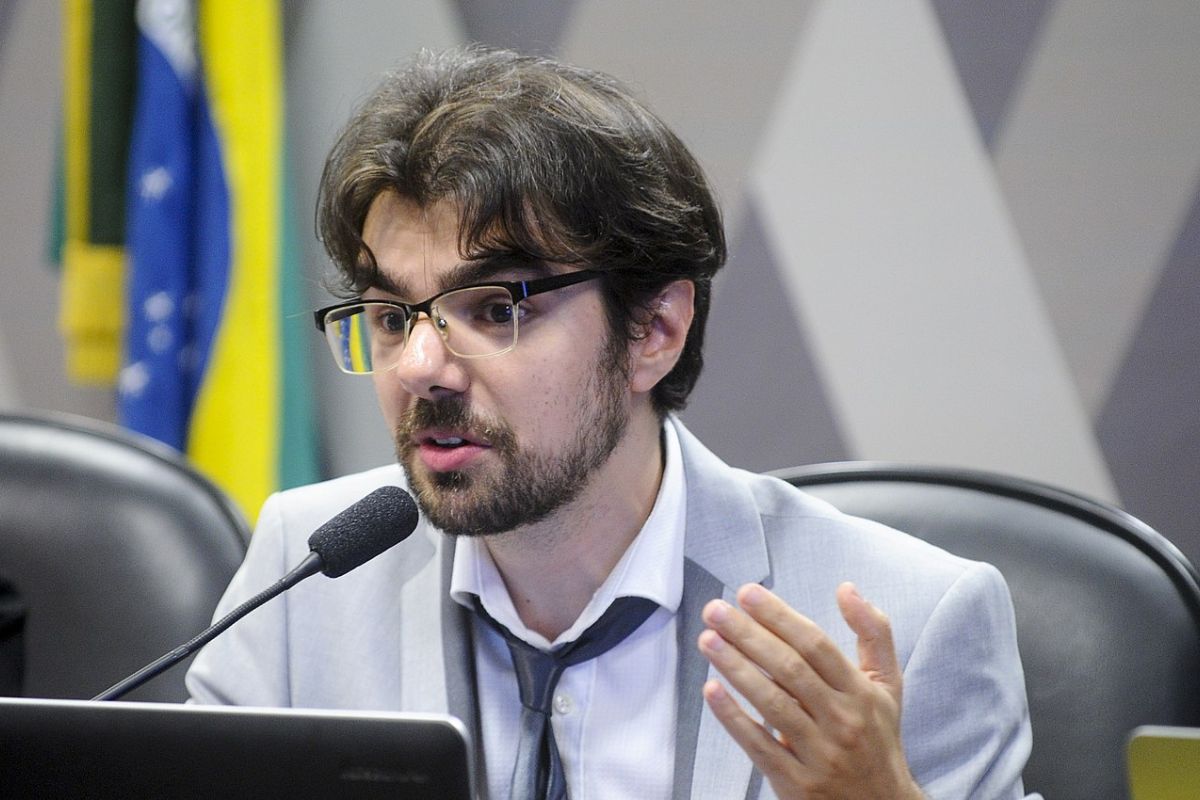 Guilherme Mello afirma estar “à disposição” de Lula em relação ao convite para diretoria do BC