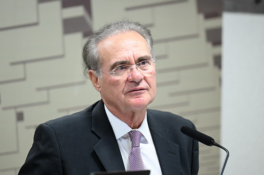 O que Renan ganha atacando Motta?