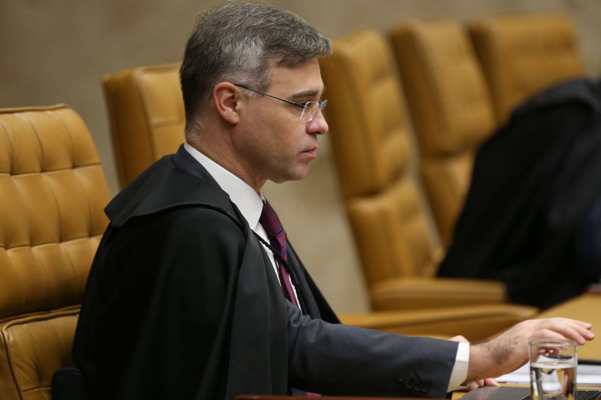 Dino pede vista e julgamento sobre eleições no RJ é suspenso novamente