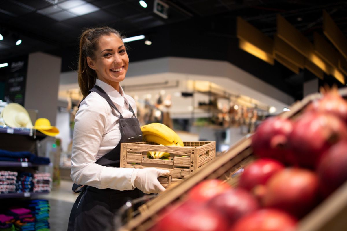 Regras para o trabalho em domingos e feriados no comércio mudam em breve; veja alterações