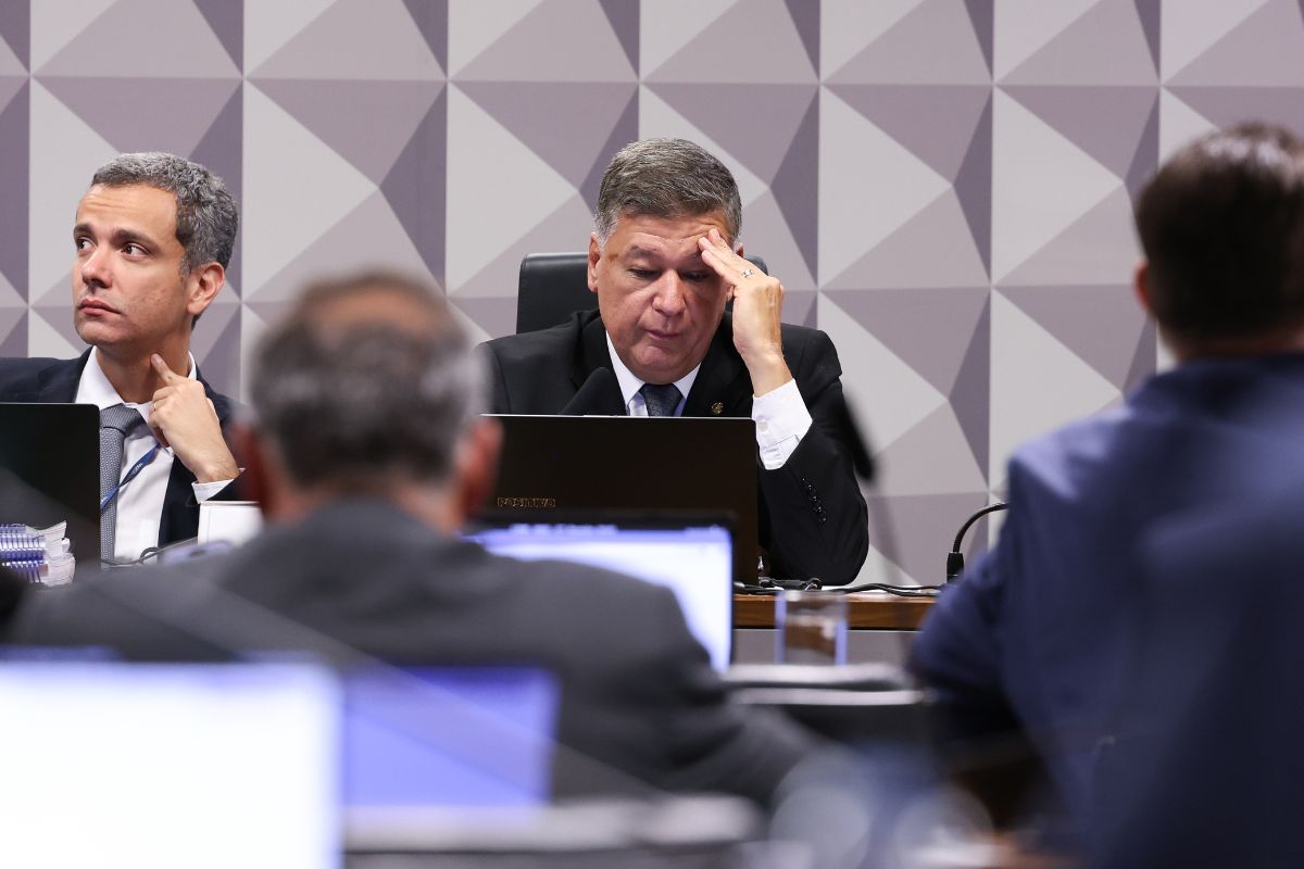 Morning Call: STF não prorroga CPMI e política entra em nova fase