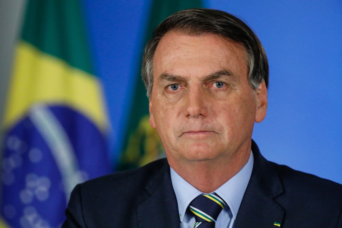 Bolsonaro realiza exames neurológicos após queda na PF